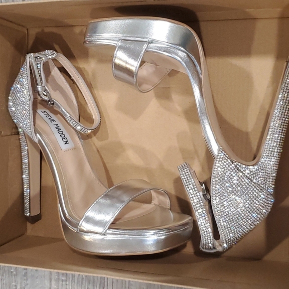 Steve Madden Kisha-R Silver Heels 6.5 - Sparkly Dancing  Steve Madden Kisha-R Size 6.5 Rhinestone Heels
